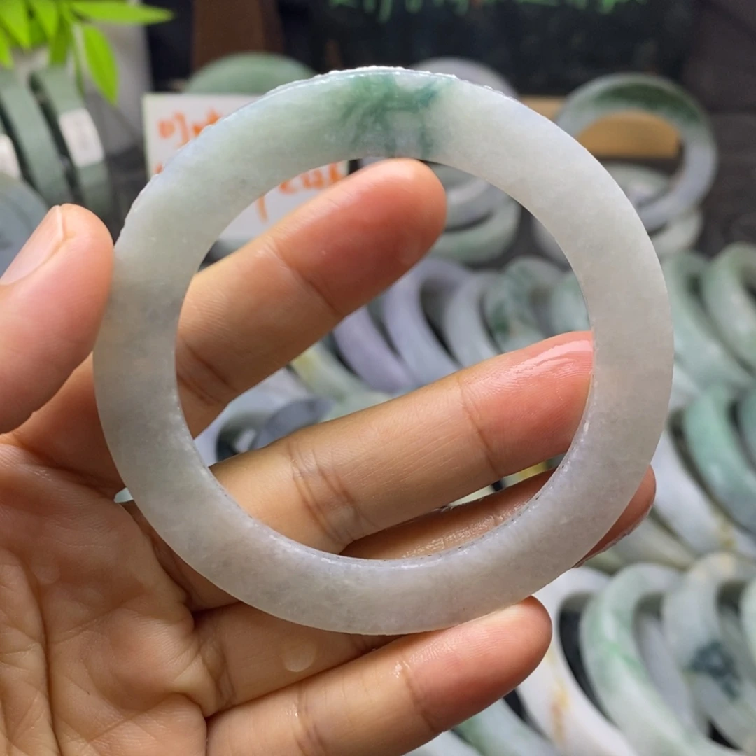 定制翡翠未镶嵌手镯