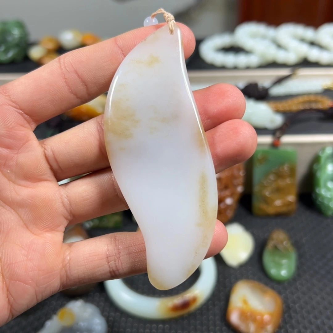 和田玉未镶嵌吊坠(不含链)