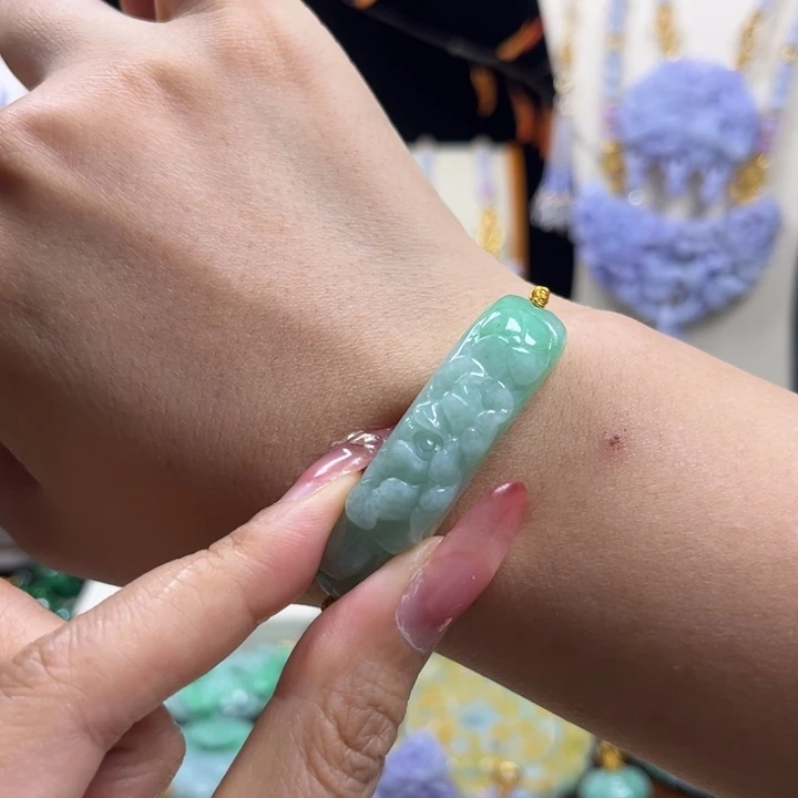 翡翠未镶嵌颈饰天然