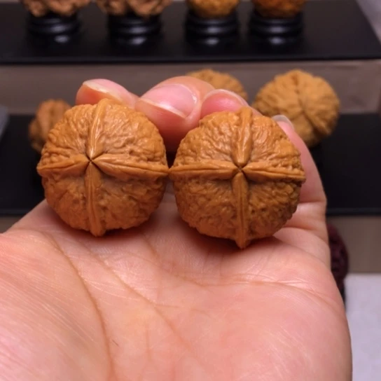 文玩核桃把件小四喜四楞31