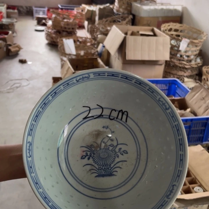 摆件怀旧瓷器，默认微瑕，介意勿拍