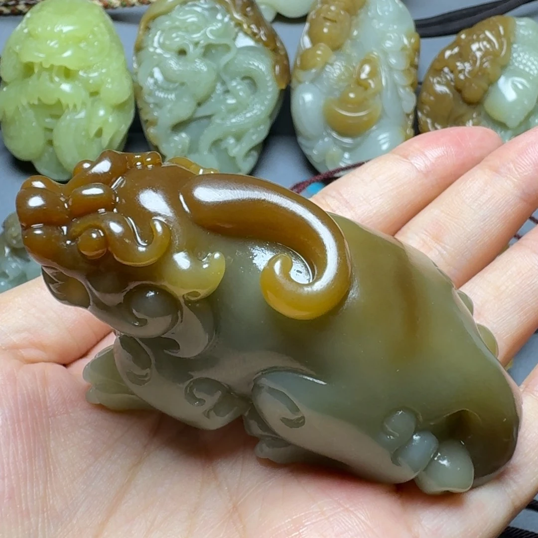 颈饰未镶嵌和田玉