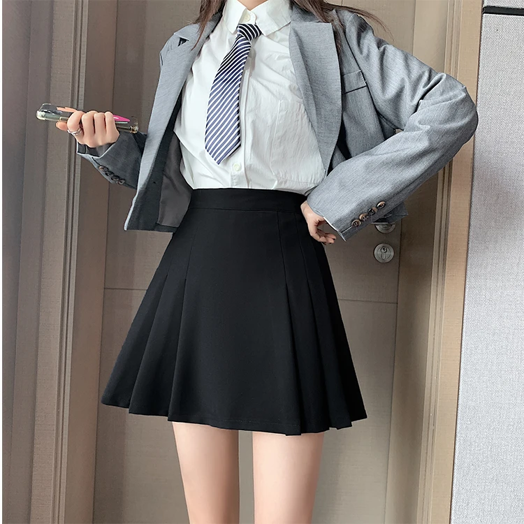 大码胖mm新款设计感欧若风半身裙女a字短裙高腰显瘦垂感包臀裙子
