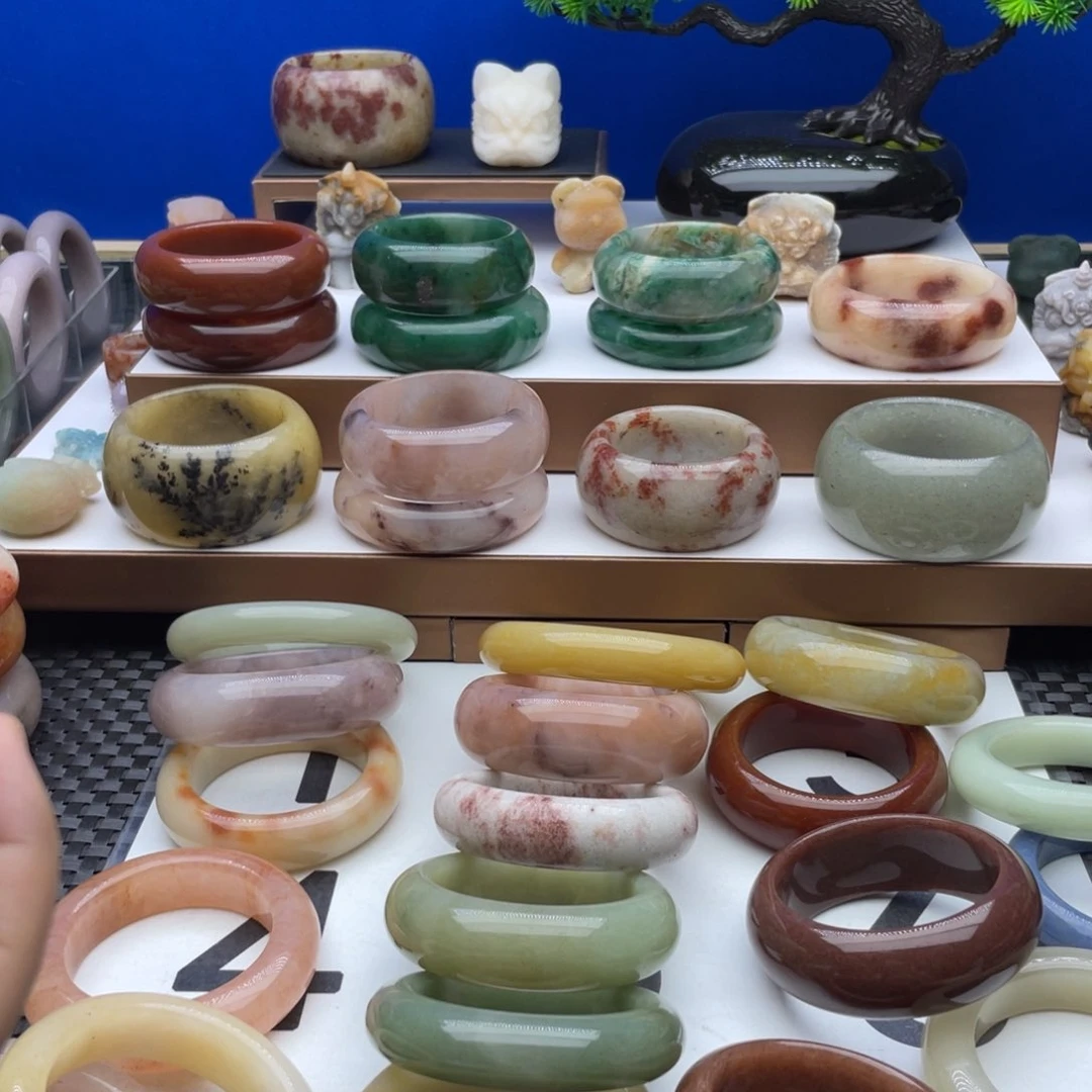 石英质玉手镯未镶嵌惠****)