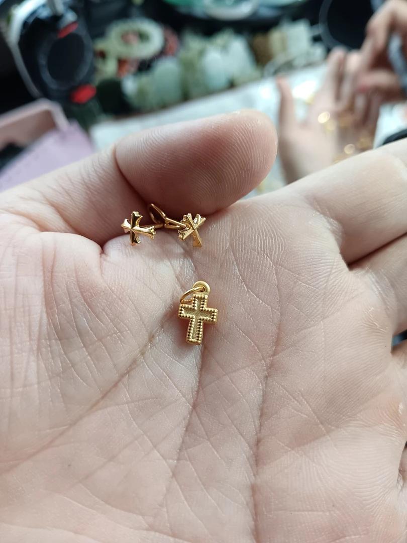 足金黄金耳钉加一个配饰