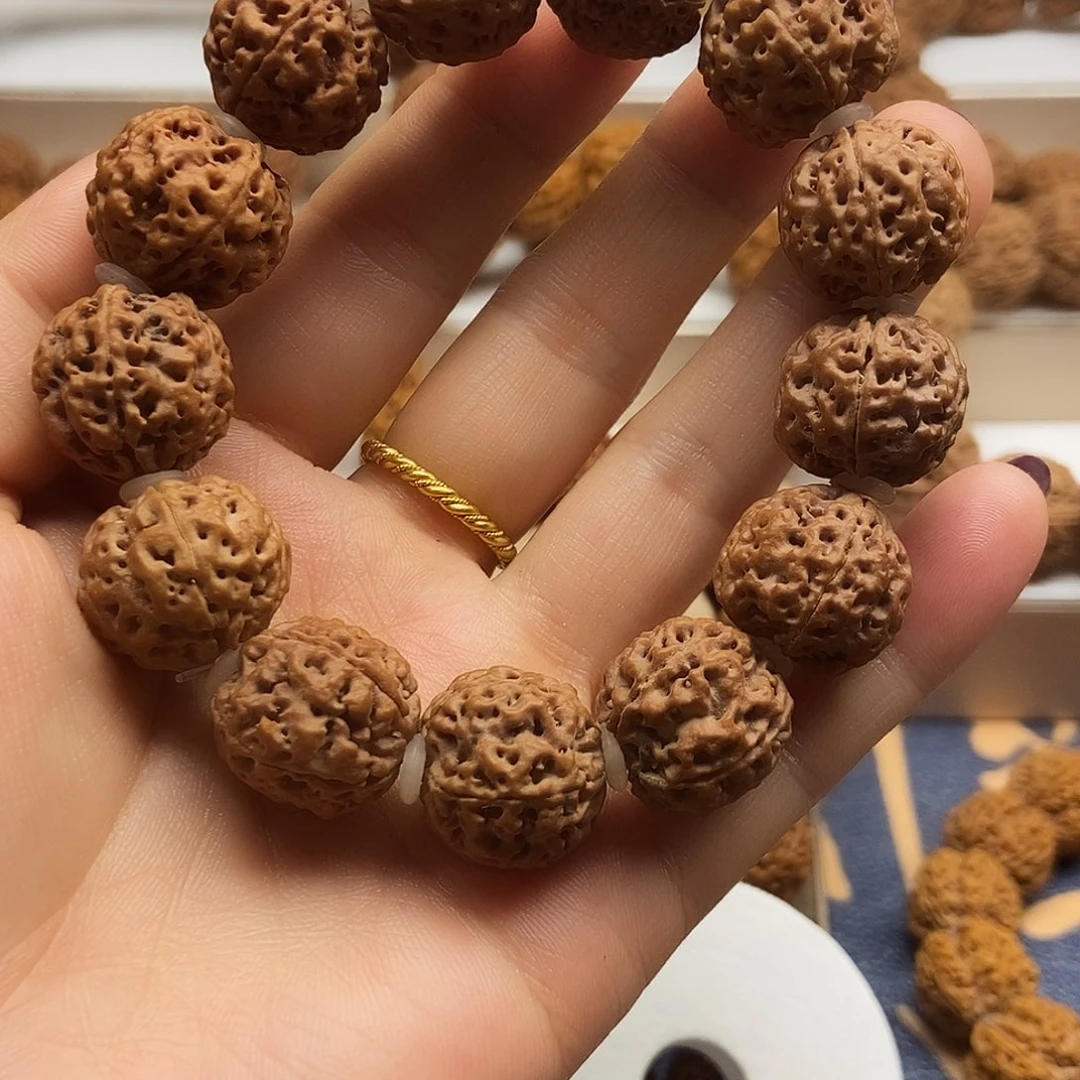 金刚菩提吊坠蜂王梅花