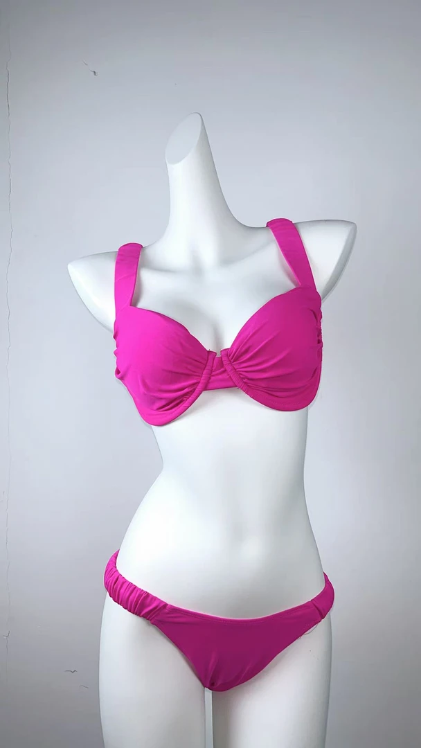 比基尼两件套超显白性感玫红色分体度假风泳装ins泡温泉海边女生