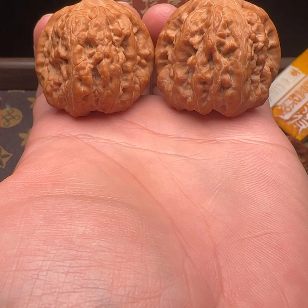 文玩核桃把件凹底