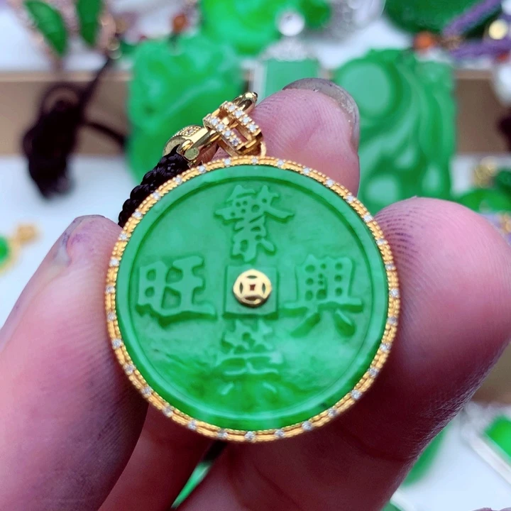 吊坠(不含链)未镶嵌翡翠