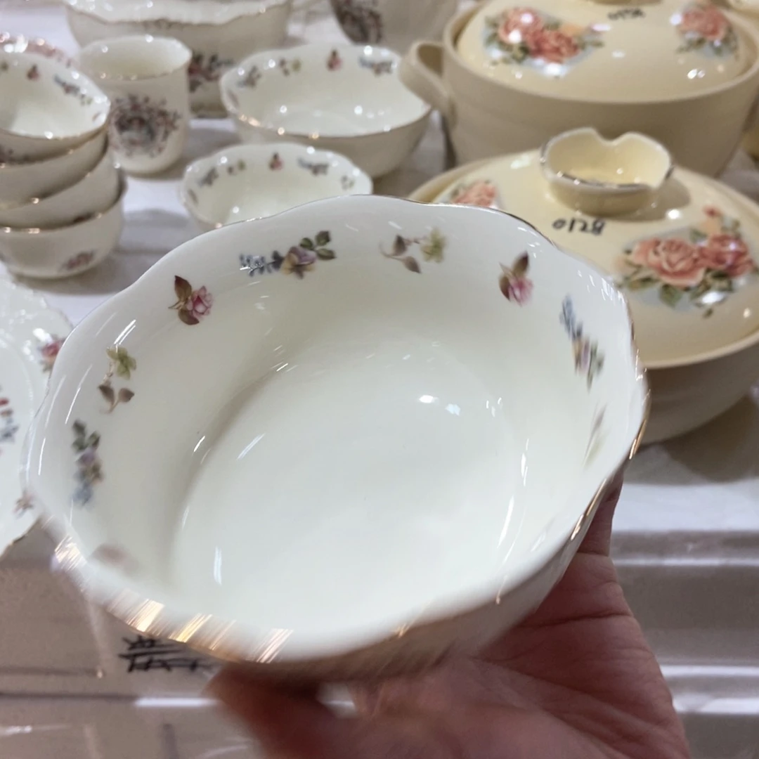 星博陶瓷……………………………………