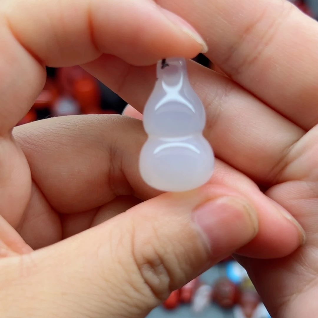 南红玛瑙配饰未镶嵌