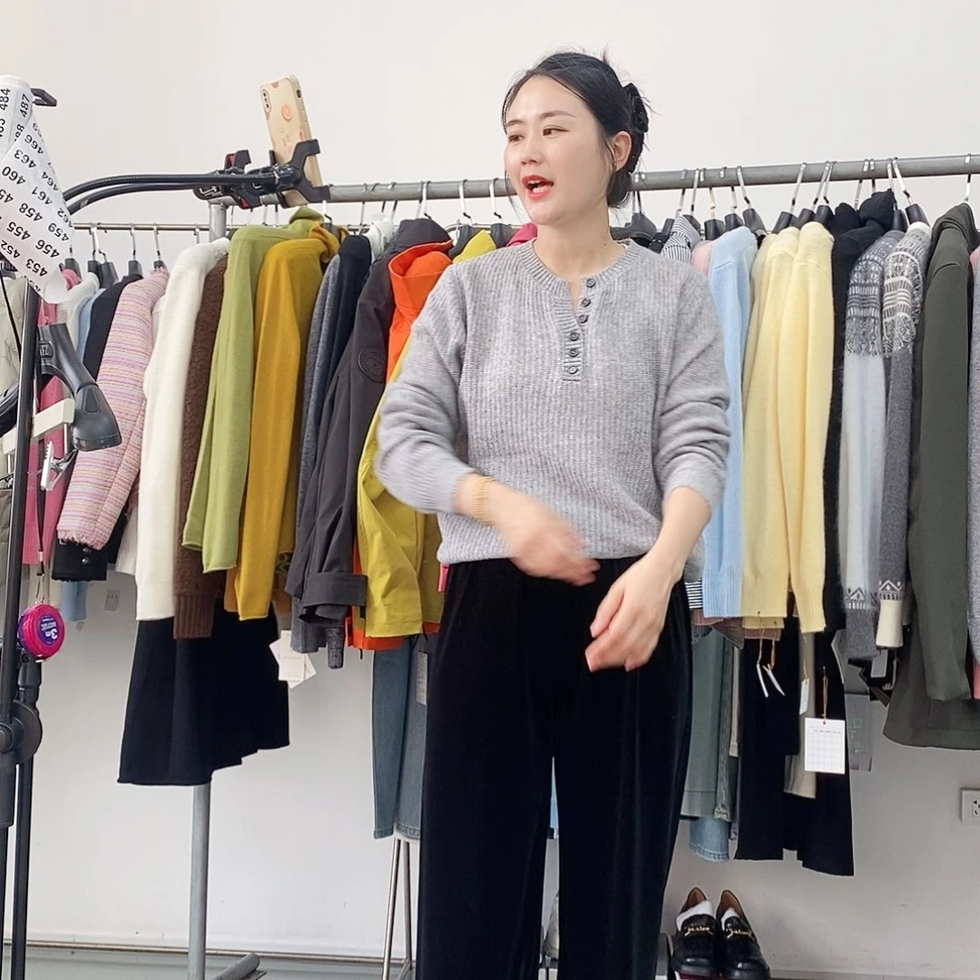 灰色针织衫140斤内