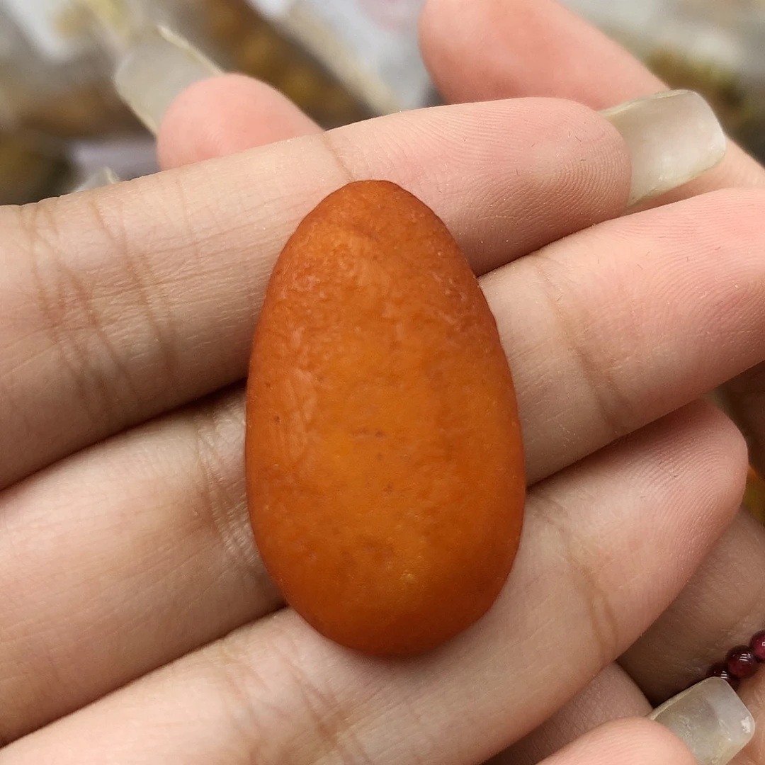 未镶嵌琥珀珠宝奇石