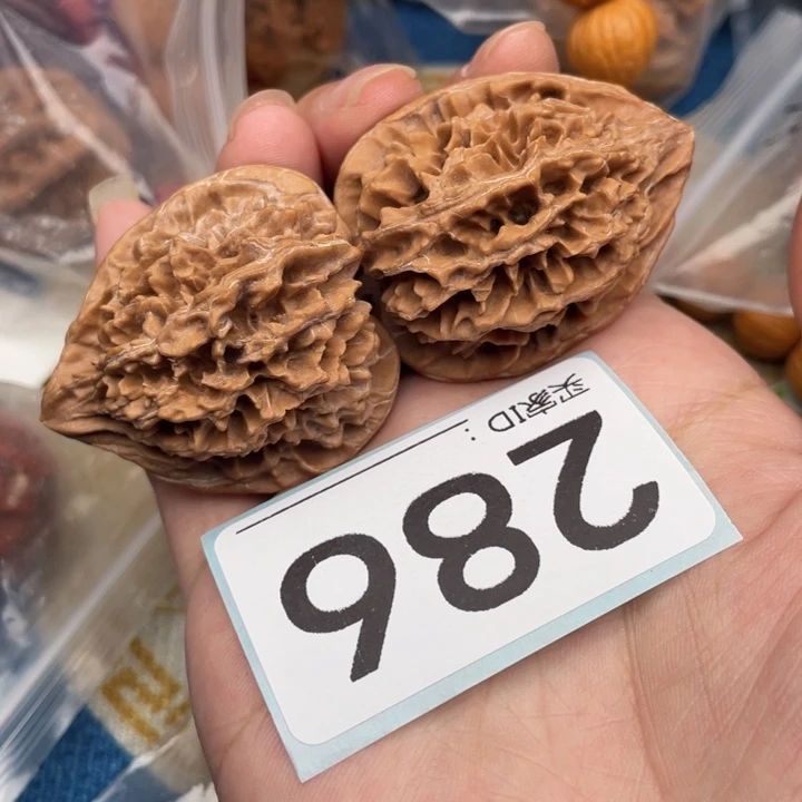 文玩核桃吊坠核桃