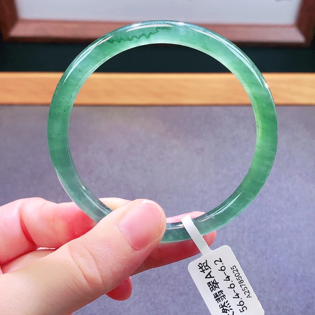 未镶嵌手镯翡翠天然翡翠
