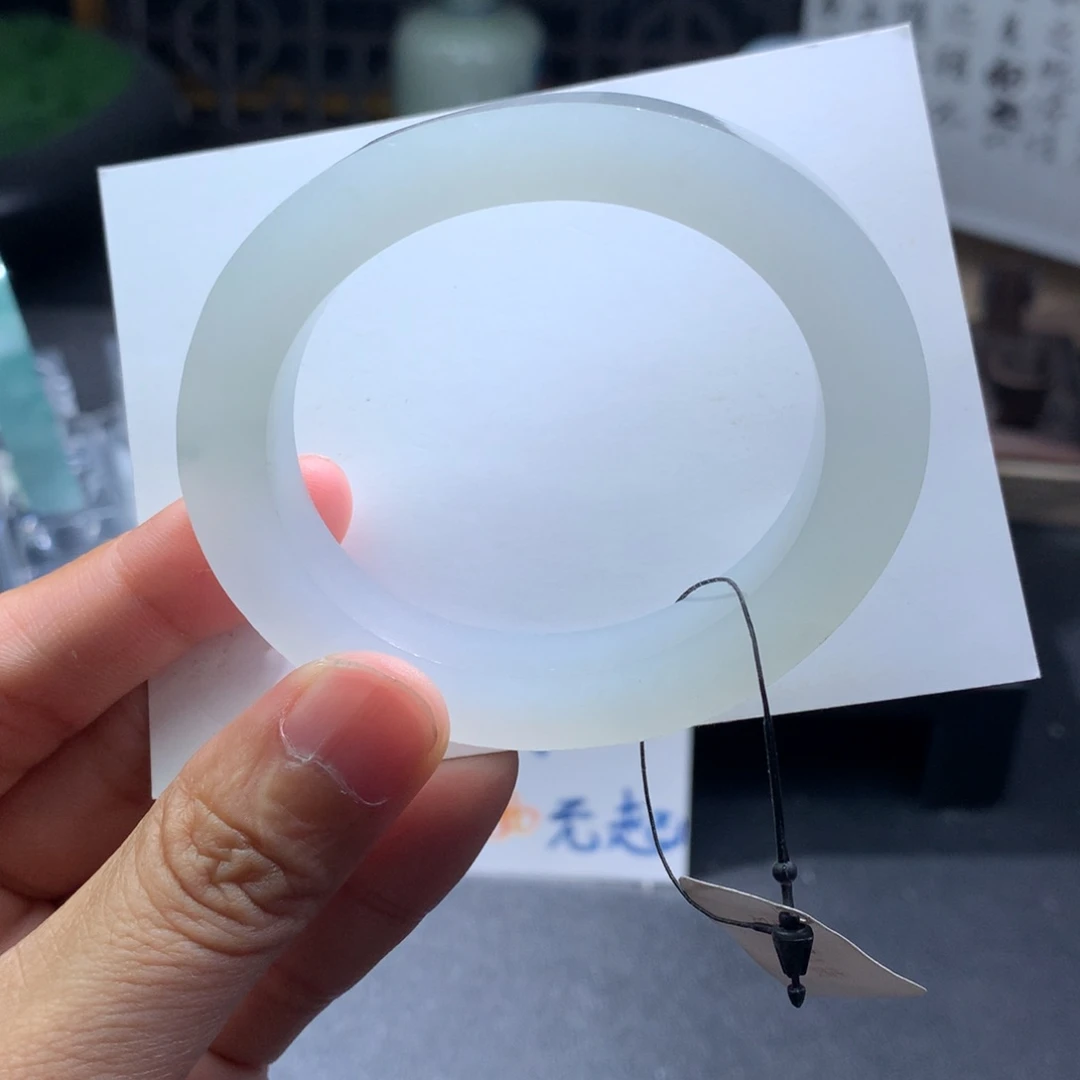 未镶嵌手镯定制翡翠