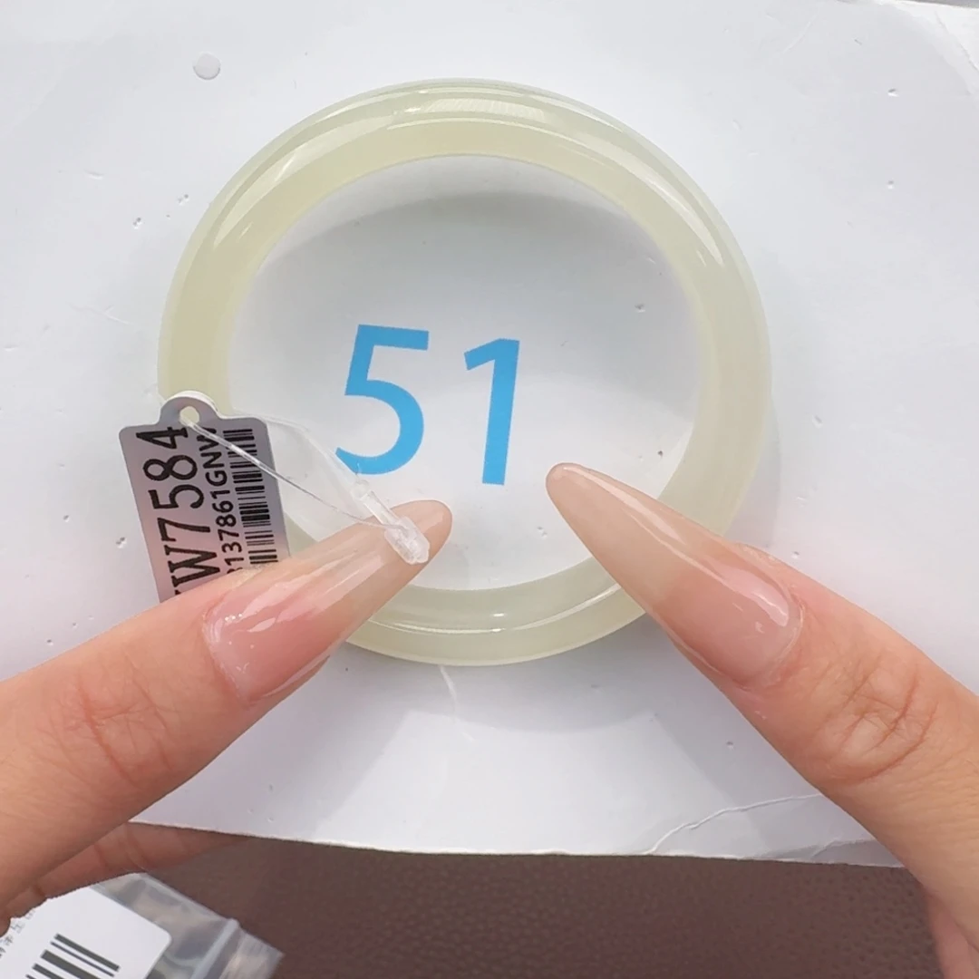 H***、和田玉未镶嵌手镯