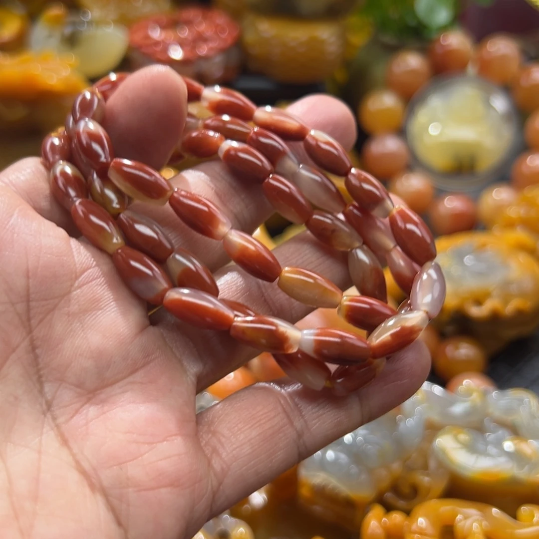 石英质玉未镶嵌颈饰