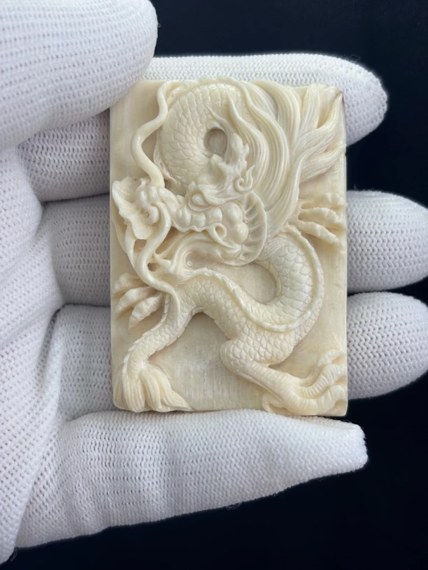 A0131天然猛犸牙精雕龙牌 55x39x10mm 支持鉴定 假一罚四