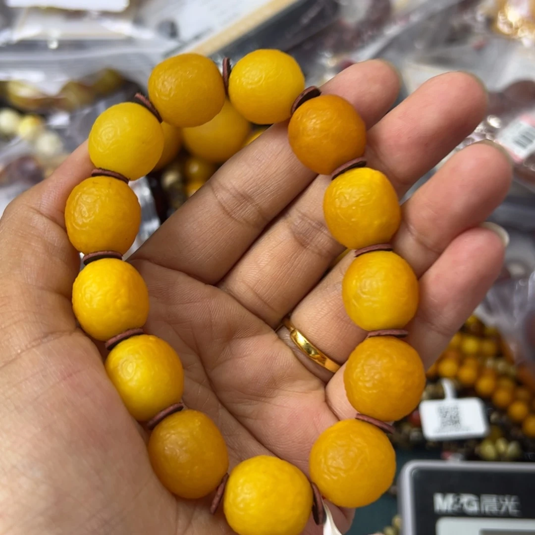 未镶嵌琥珀珠宝奇石889
