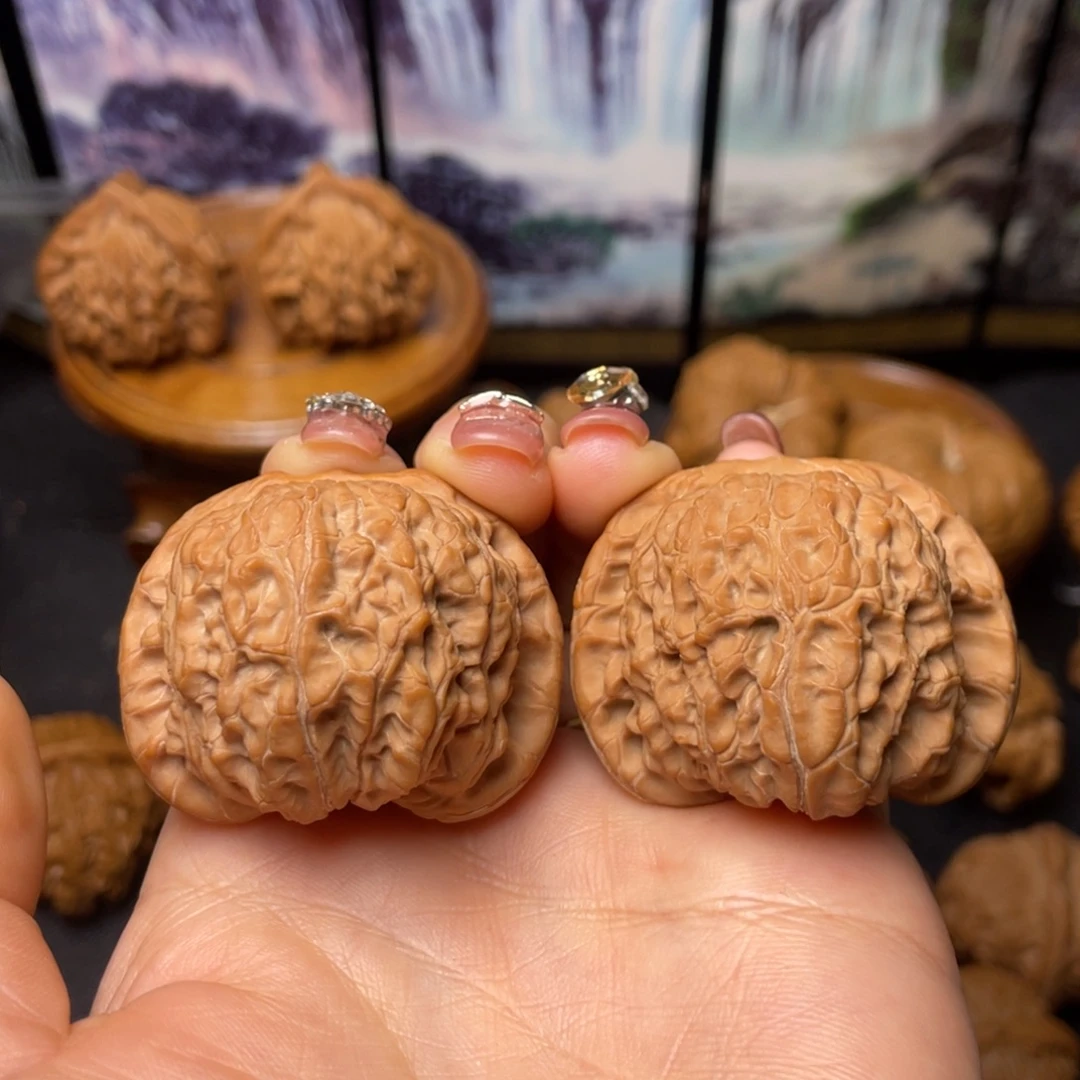 文玩核桃把件42.5血麒麟