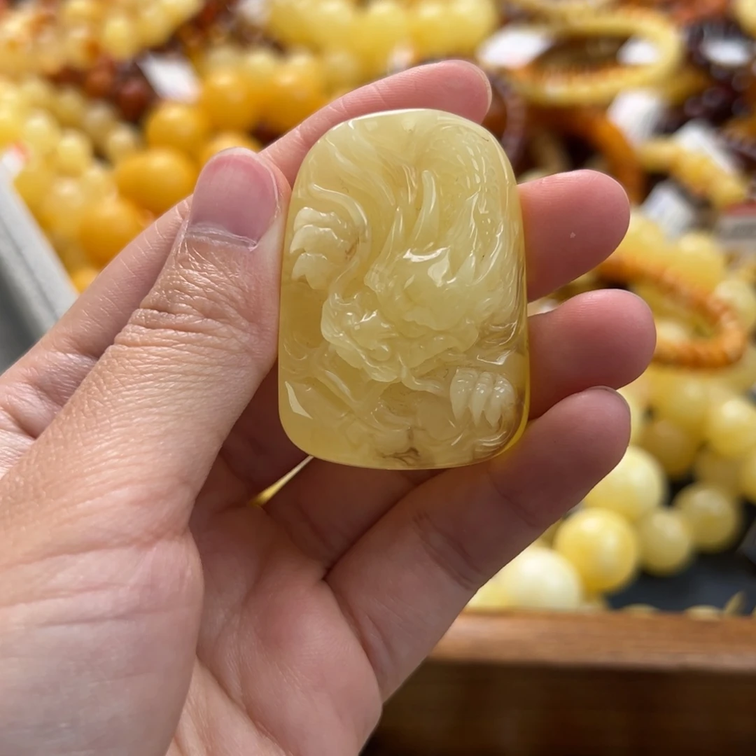 未镶嵌琥珀珠宝奇石