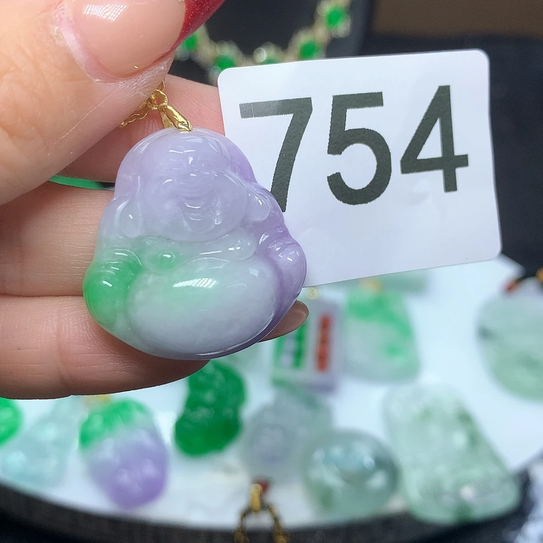 翡翠吊坠(赠链)未镶嵌