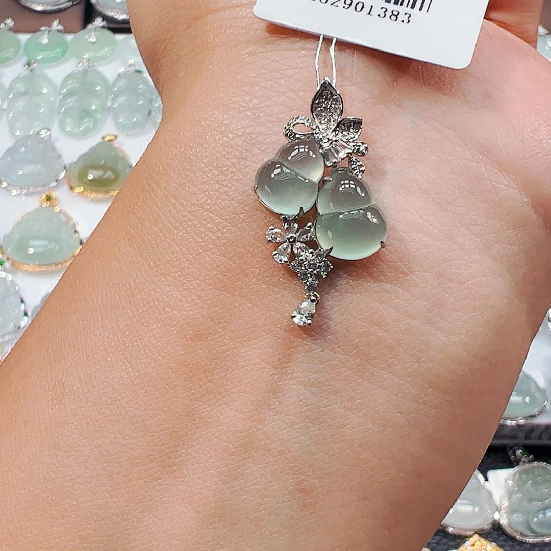 吊坠(不含链)18K金镶嵌翡翠葫芦