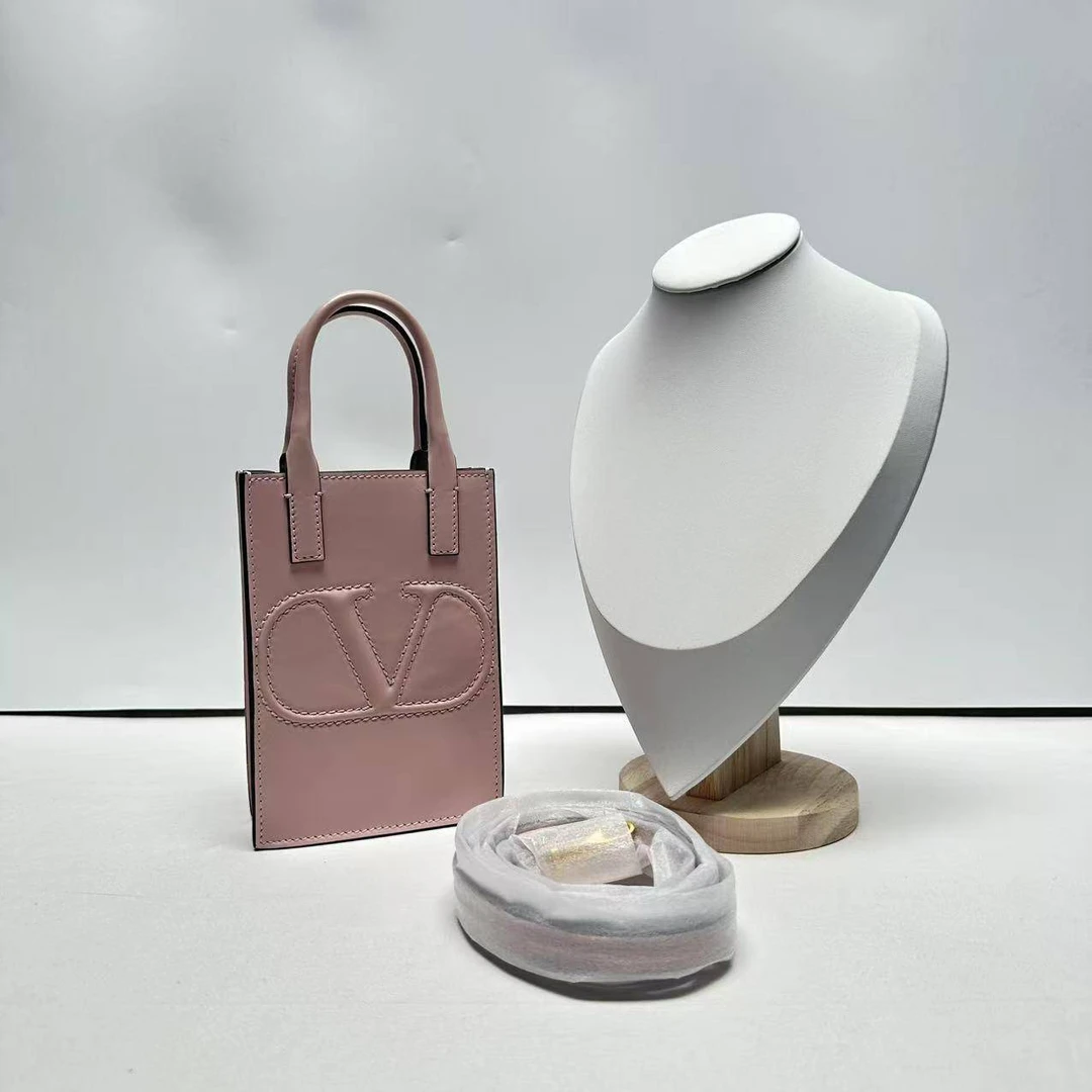 胖虎佳佳/华伦天奴/95新/公价0/箱包/斜挎包/31B2506160233