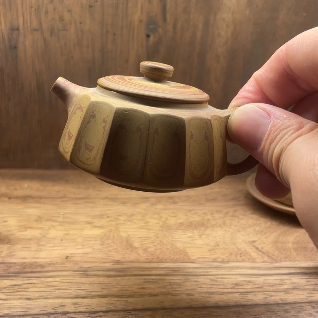 紫砂茶壶J****m黄良胜，65毫升