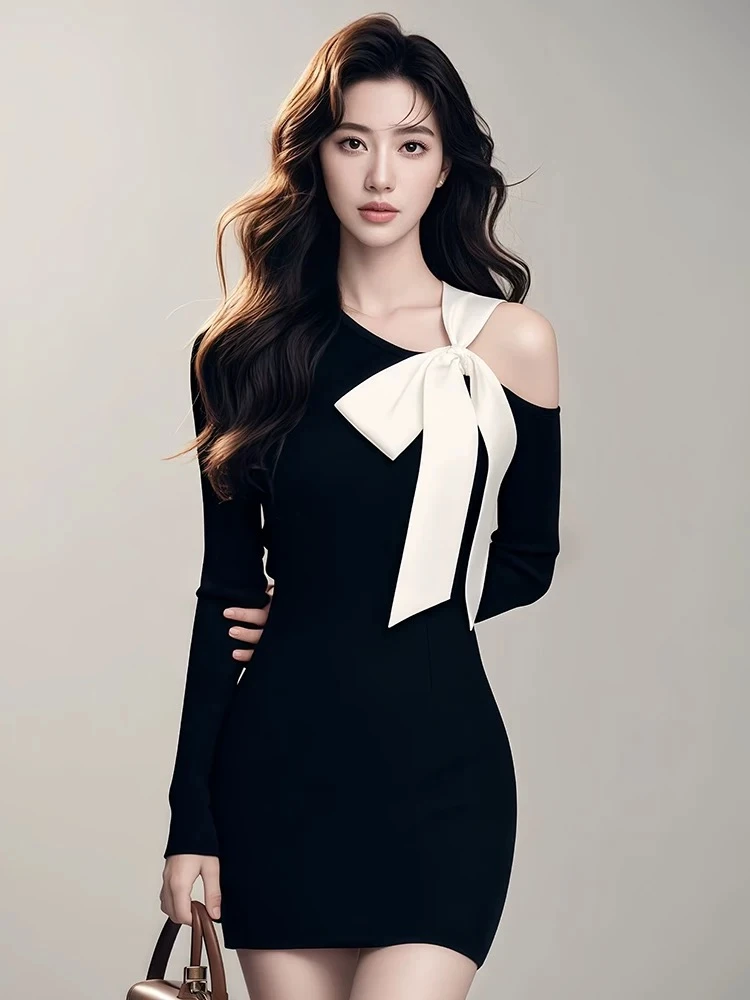 秋季新款时尚黑色斜领修身长袖收腰包臀裙纯欲辣妹风设计感连衣裙