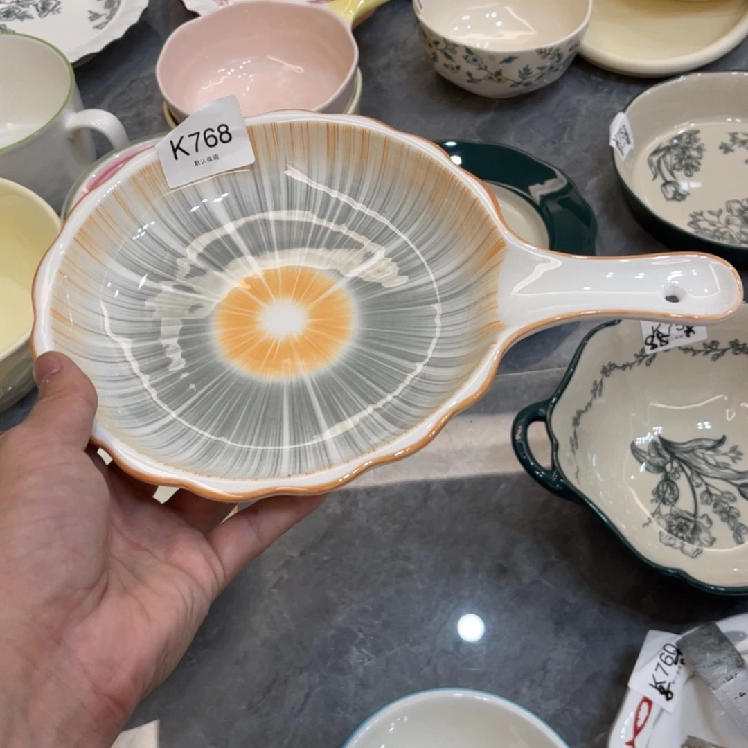 陶瓷微瑕餐具介意勿拍，满18飞！