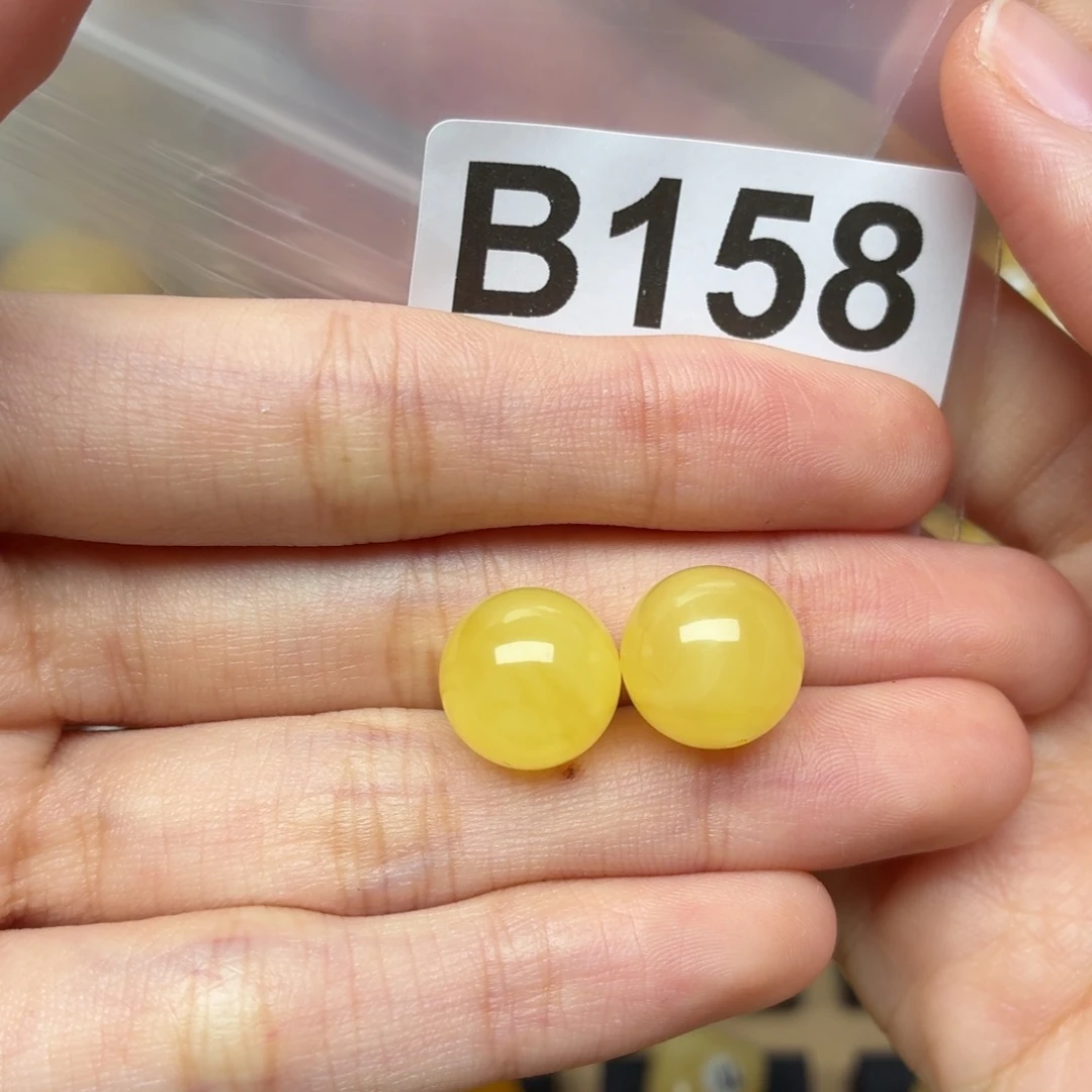 ***蜜蜡未镶嵌裸石蜜蜡