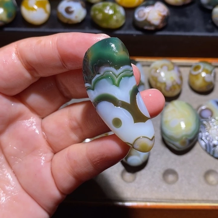 未镶嵌玛瑙/玉髓珠宝半成品93