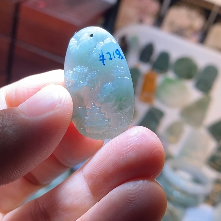 翡翠颈饰未镶嵌好