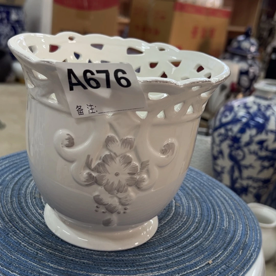 微瑕青花瓷器值得厚爱