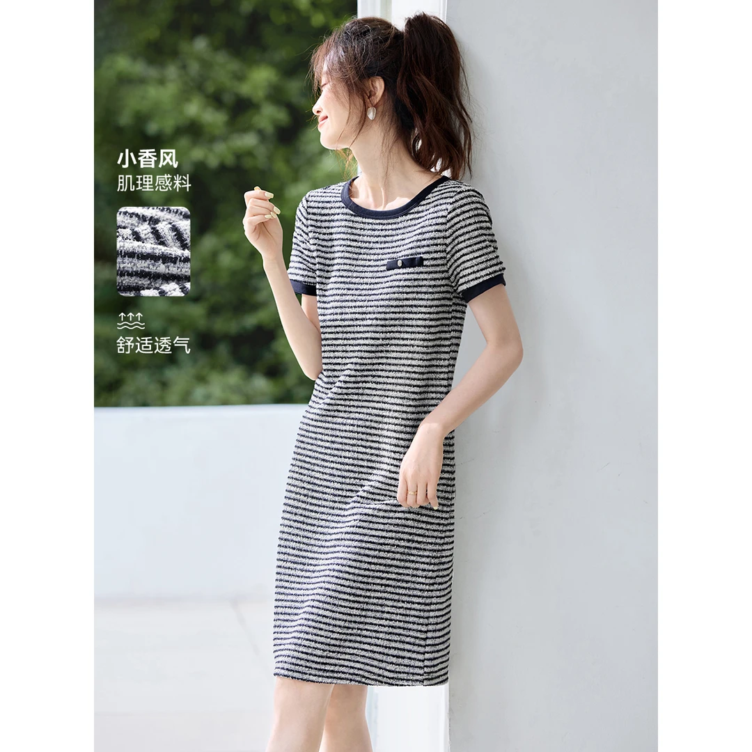 沫晗依美【条纹定律】2025夏新款休闲直身显瘦T恤连衣裙7184