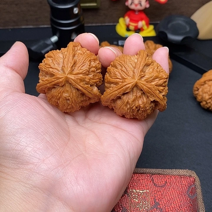 宝***下文玩核桃把件白奔