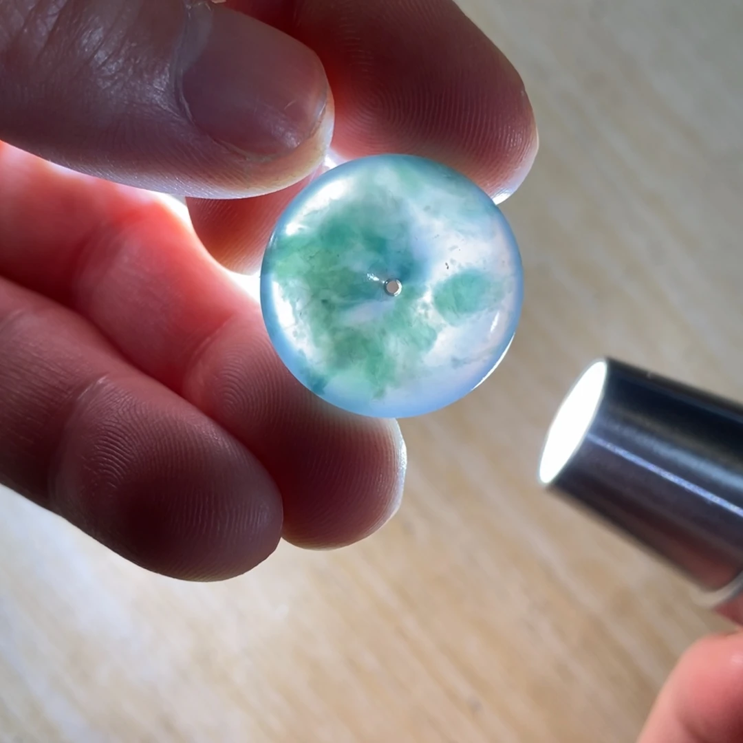 翡翠未镶嵌颈饰飘花平安扣