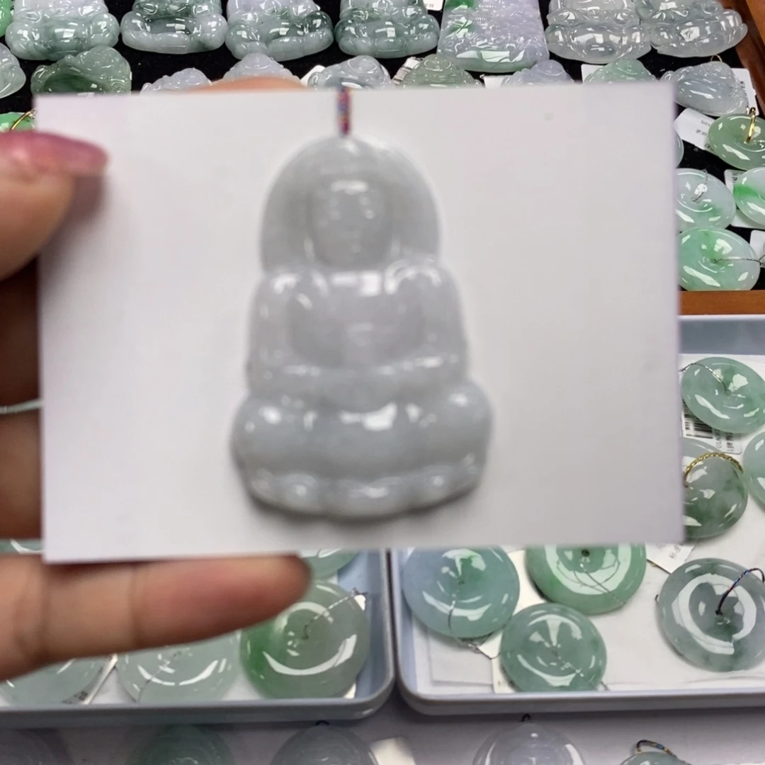 翡翠颈饰未镶嵌观音
