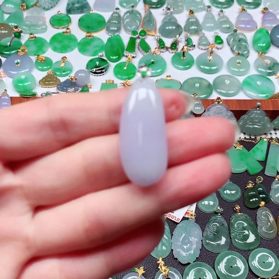 翡翠18K金镶嵌颈饰天然翡翠A货