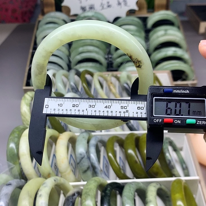 未镶嵌蛇纹石玉手镯25
