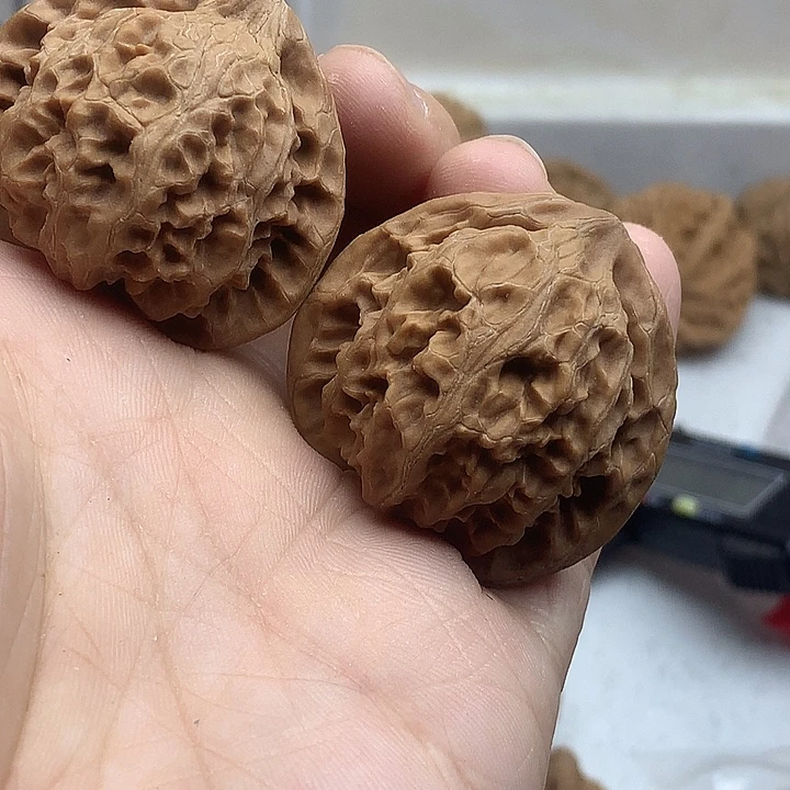 文玩核桃吊坠39 桃心灯