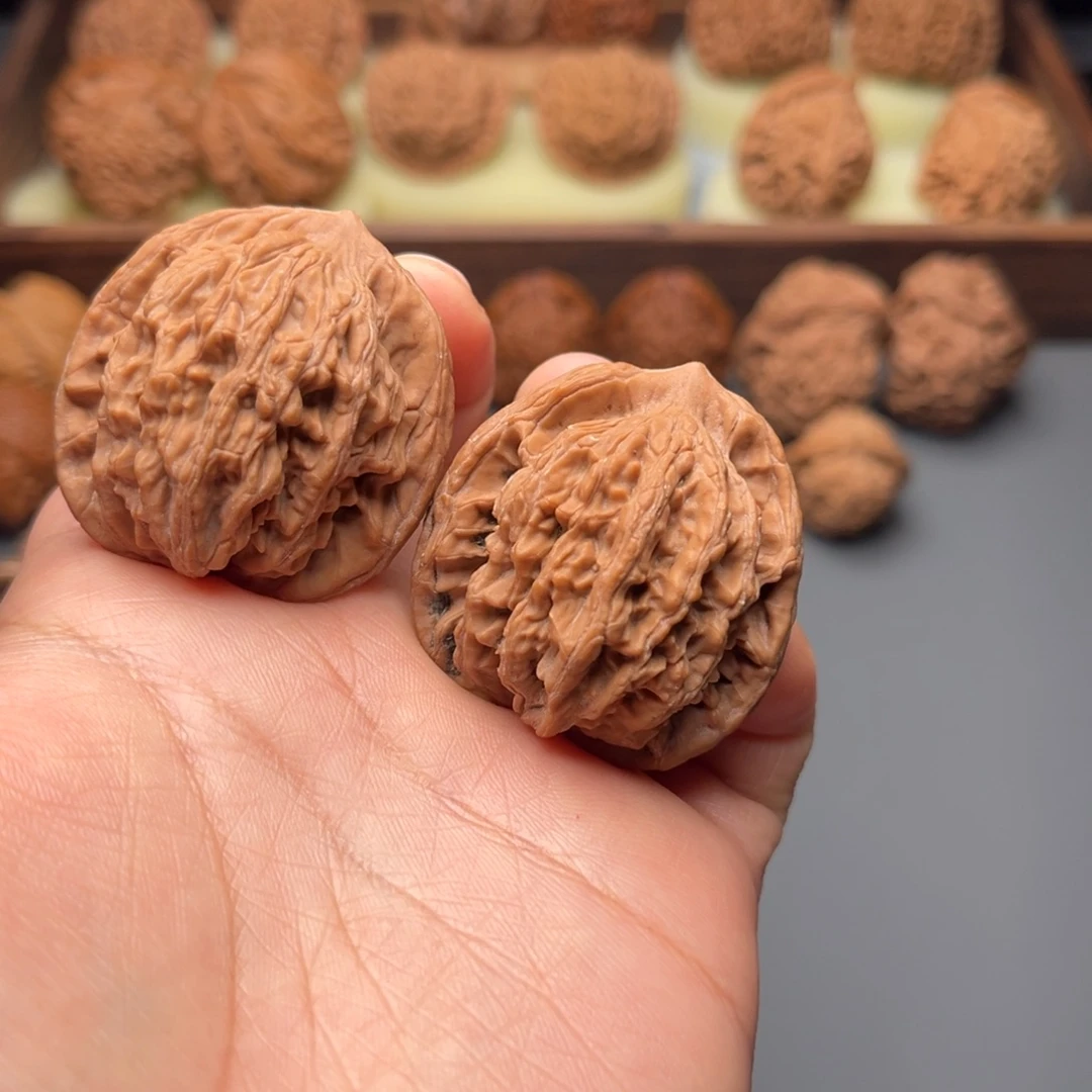 文玩核桃吊坠38尺麦穗虎头