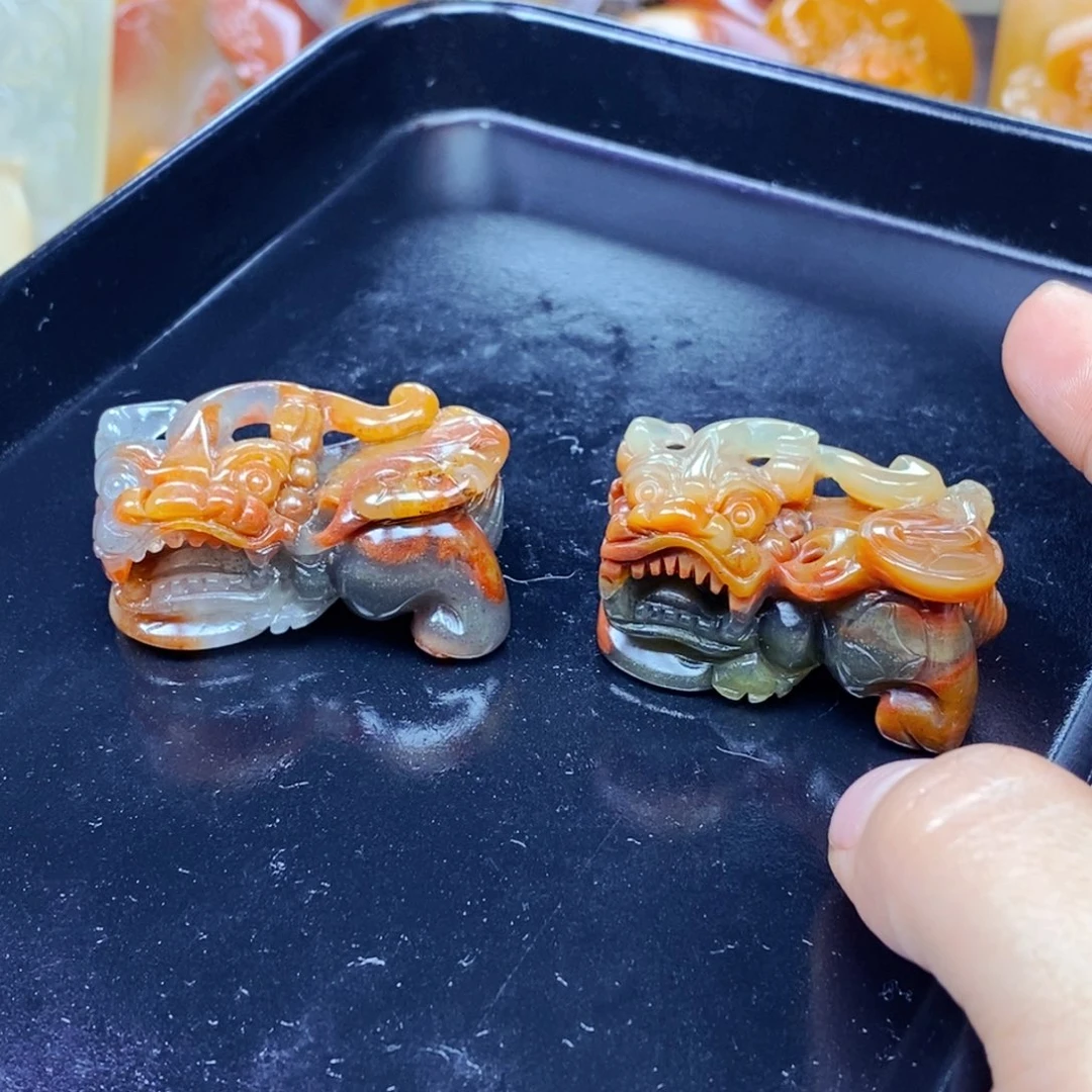 石英质玉（黄龙玉）未镶嵌颈饰