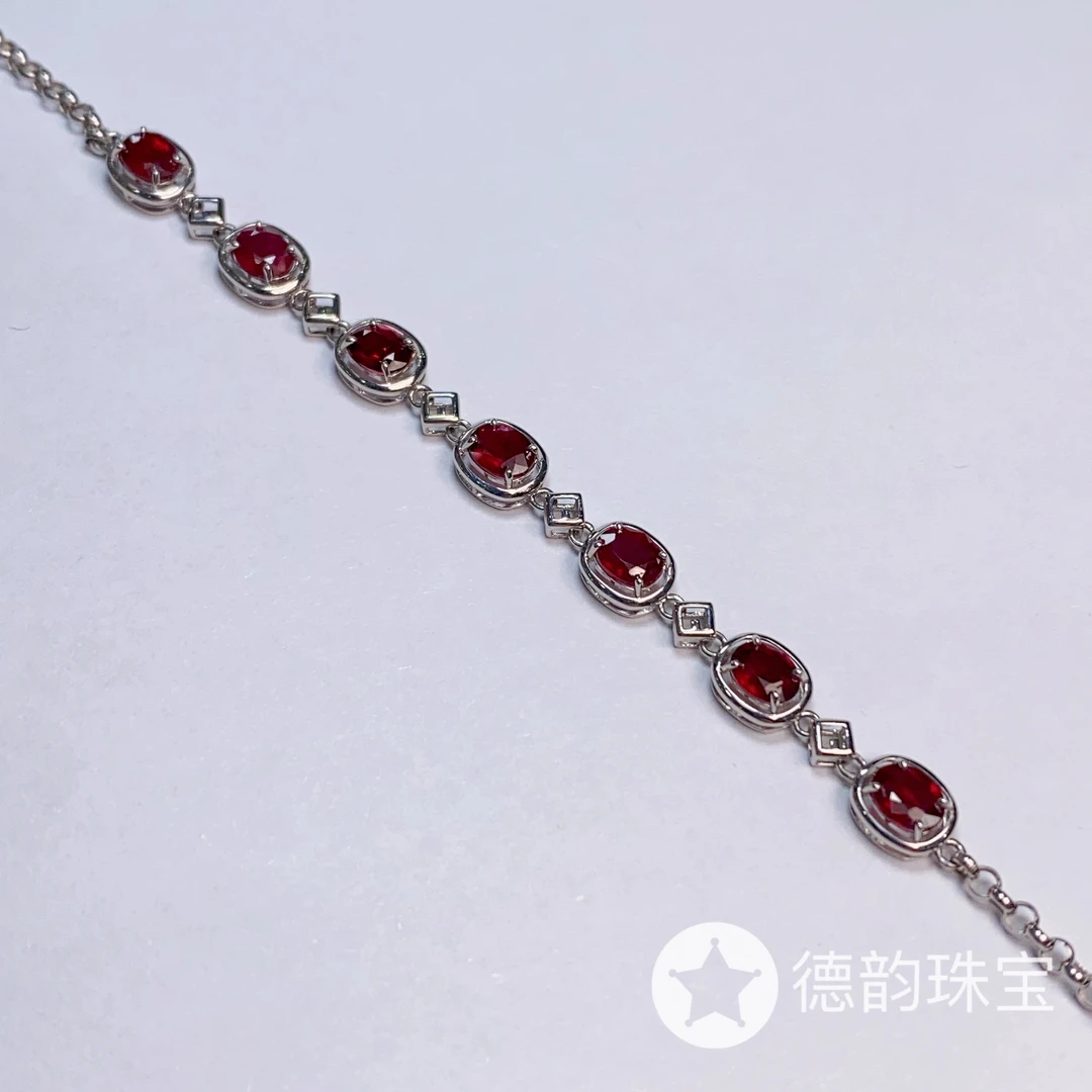 18K金镶嵌红宝石手链