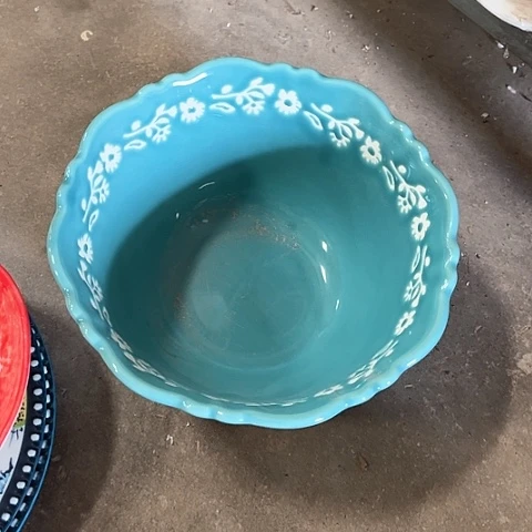 微瑕，不能明火，长度19高度8篮碗1个小号