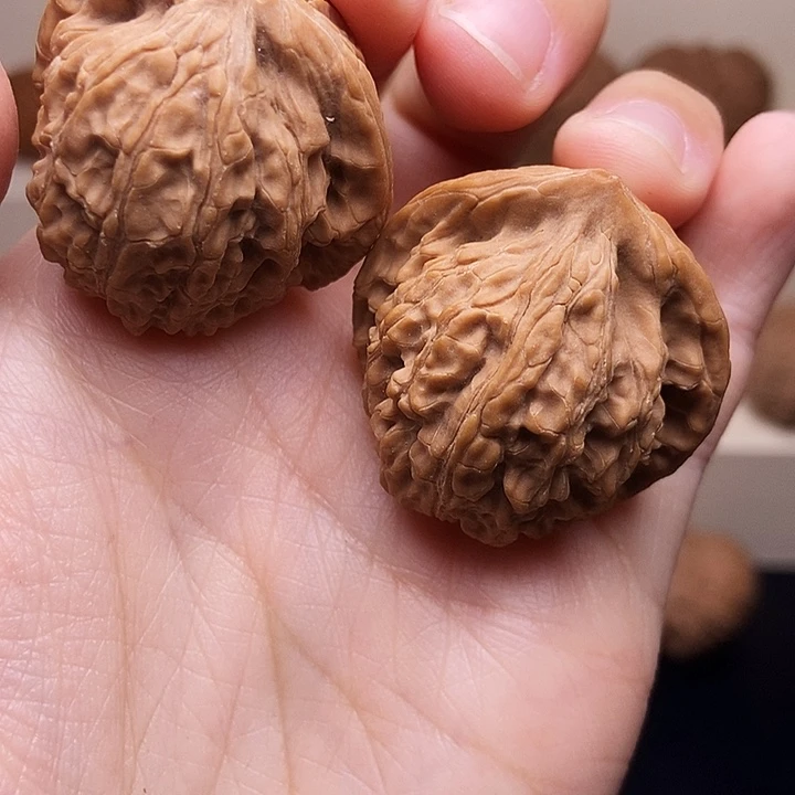 核桃有磕碰介意勿拍