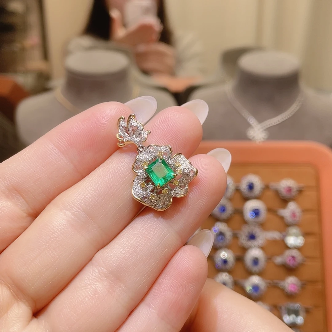 祖母绿吊坠18K金镶嵌1.08