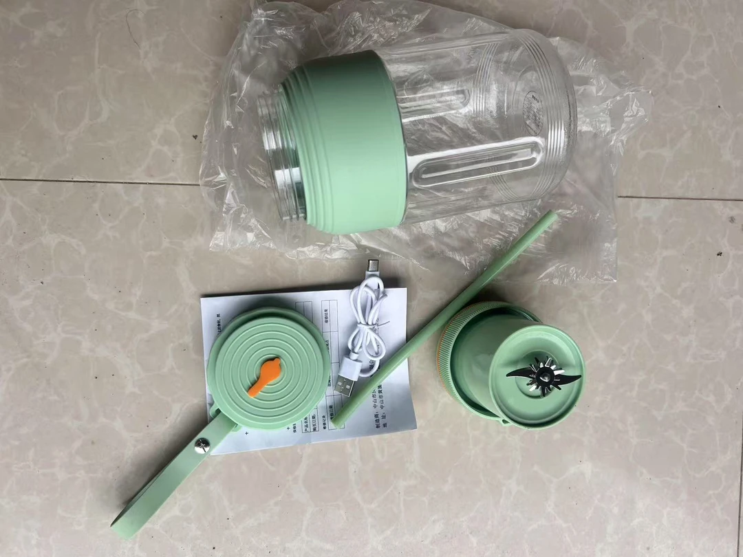 好使好用榨汁杯榨鲜果汁